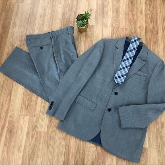 Indochino Suit 100% Wool Herringbone Gray 2 Piece 2 Button Custom Suit